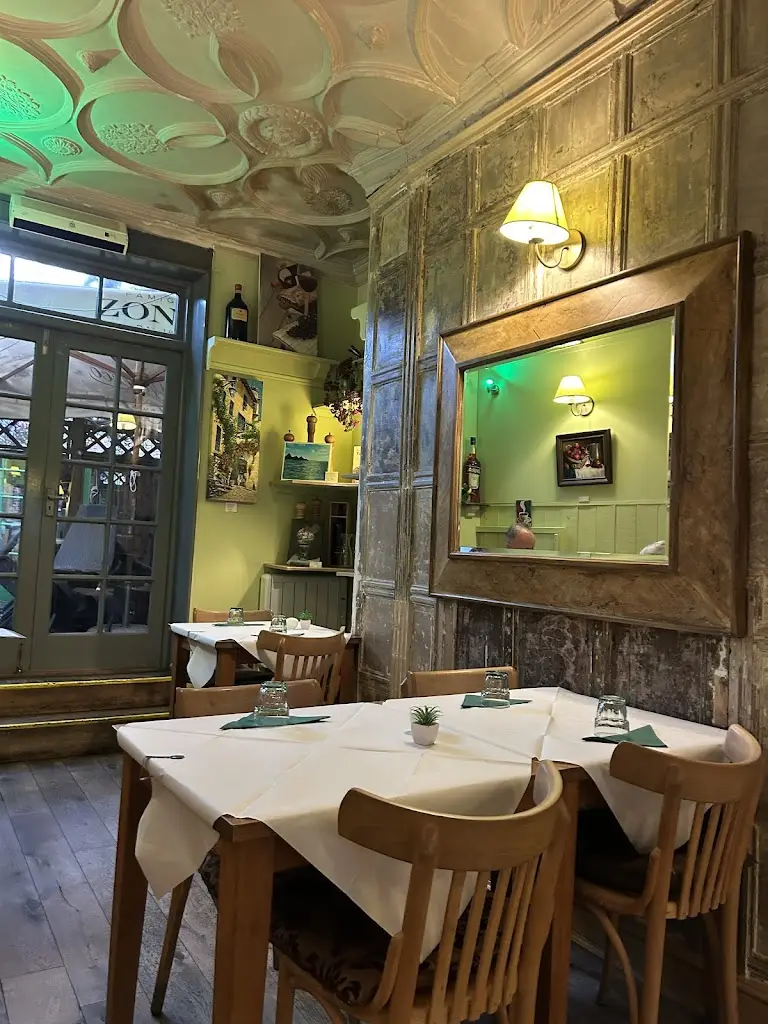 La Campania_Arundel_slider_image_3