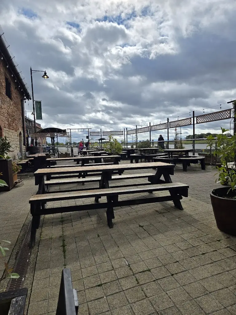 Ruth Pearce_Marriott's Warehouse_Clenchwarton_recensione