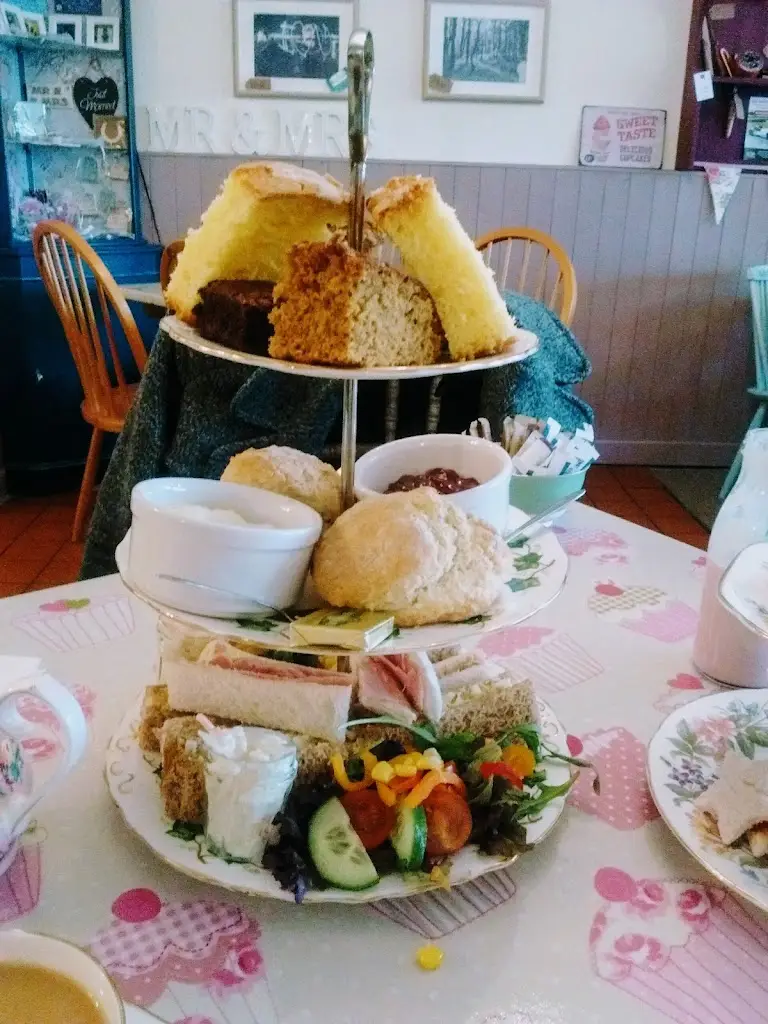 Menu_Whittle Vintage Tea Room & Café_Clayton-le-Woods_image_5