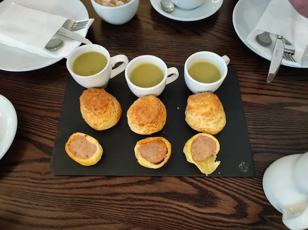 Dawn Hughes_Allamby's Brasserie & Bar_Clayton-le-Woods_review