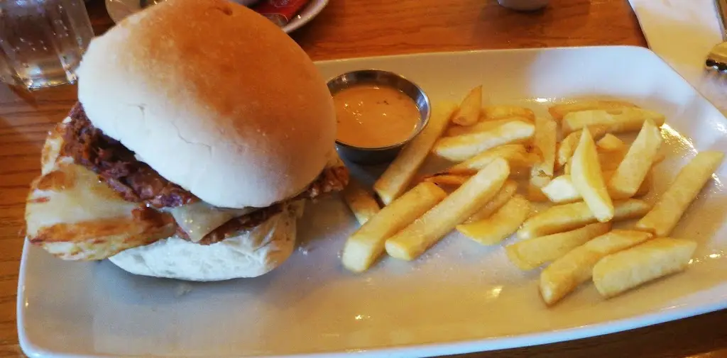 Christopher Hough_Bay Horse_Clayton-le-Woods_review