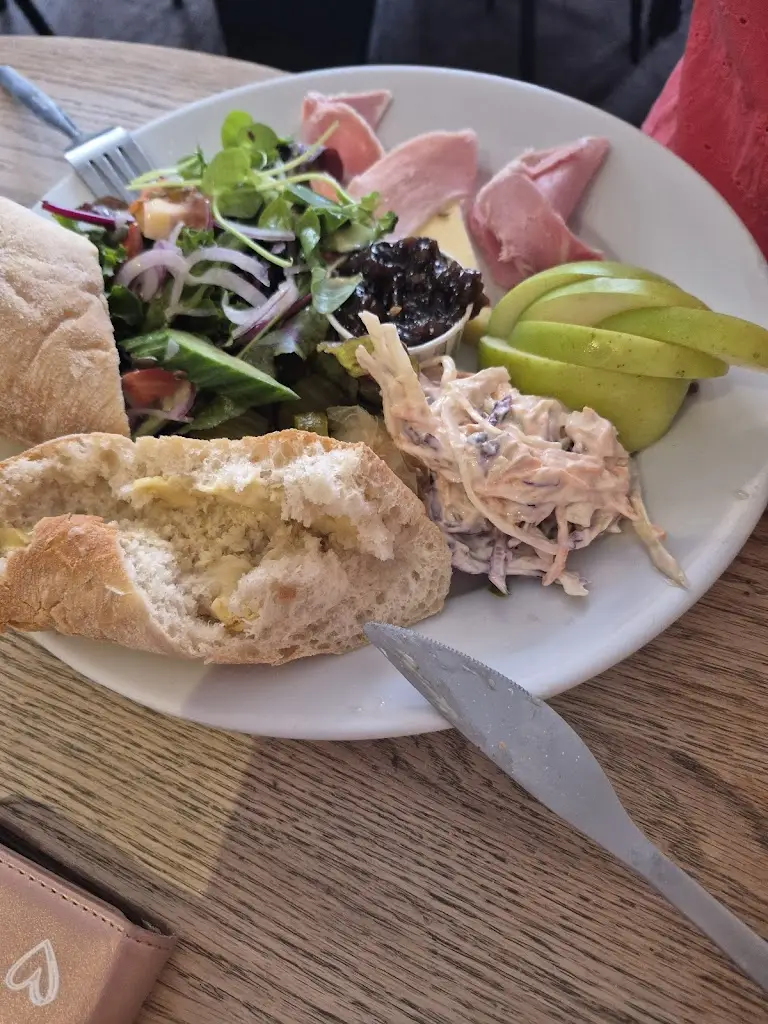 Michelle “Shell” Butters_The Red Lion_Arundel_review