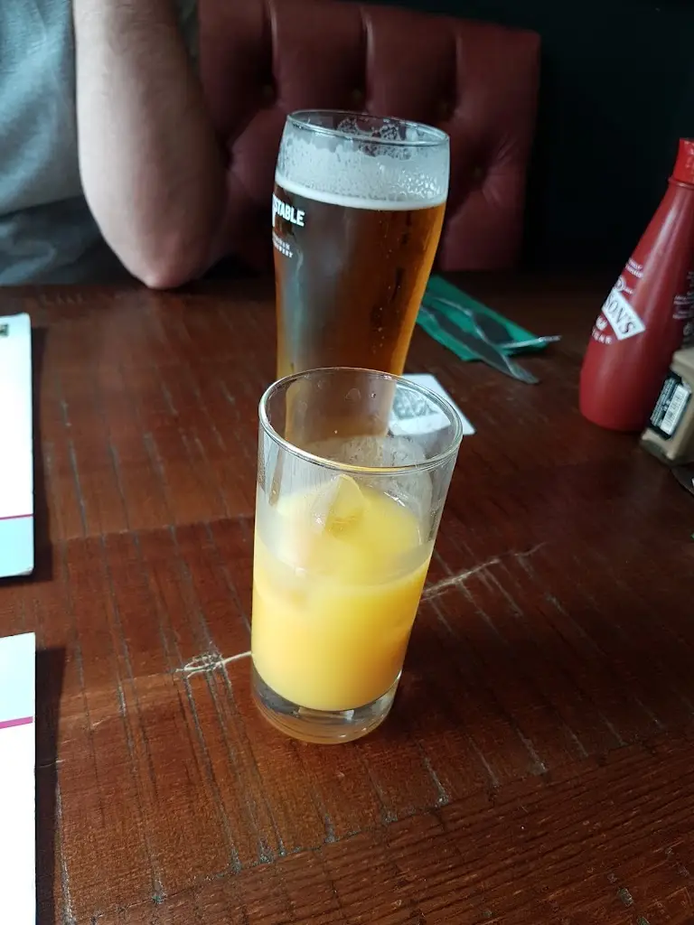 Menu_Six Bells_Cliffe_image_7