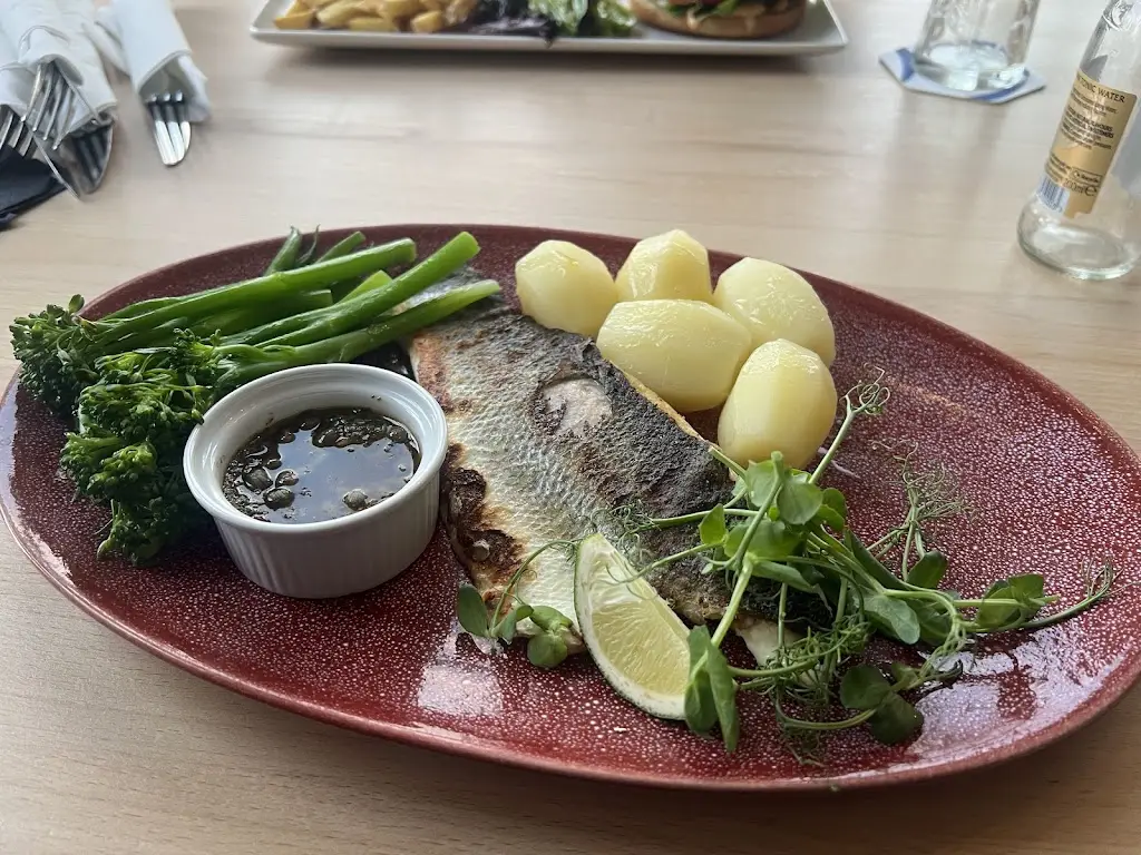 Smilynn Z_The Cliffe Lounge Bar & Kitchen_Cliffe_review
