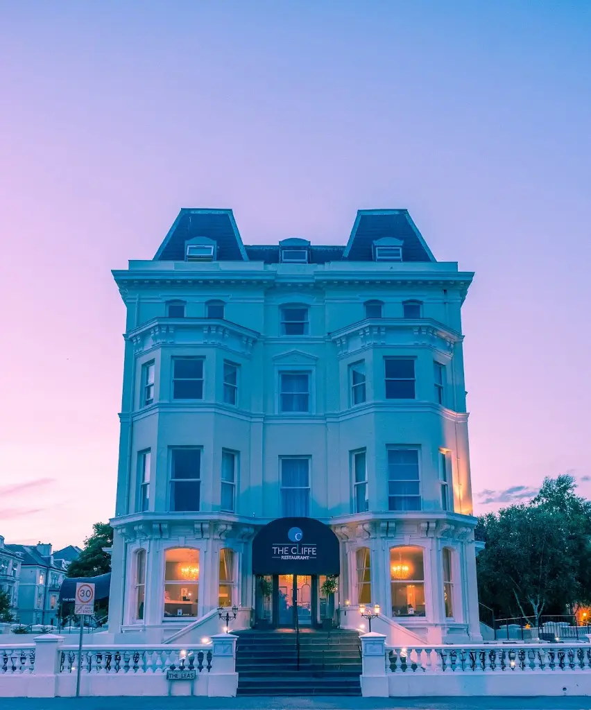 The Cliffe Lounge Bar & Kitchen_Cliffe_slider_image_3