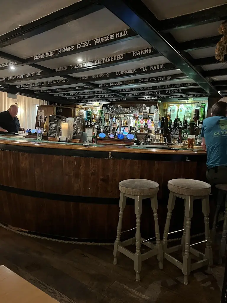 Richard Angus_The Smugglers_Cliffe_review