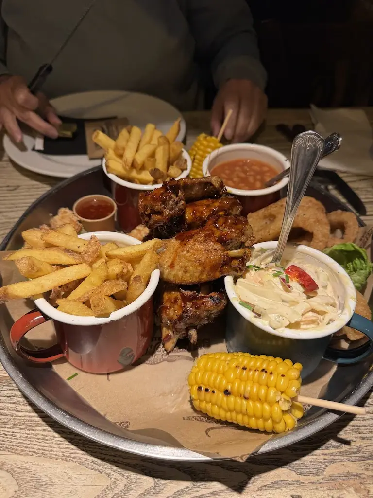 Christopher Dias_Smith & Western | Addlestone_Addlestone_review