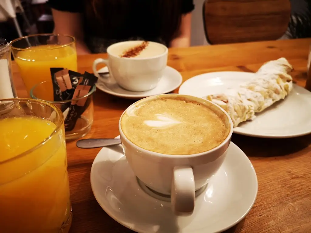 Menu_Motte & Bailey Cafe_Arundel_image_8