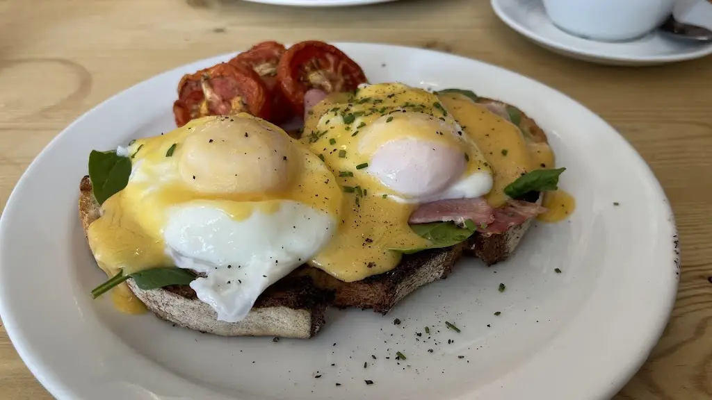 Lloyd Mackenzie_Motte & Bailey Cafe_Arundel_review