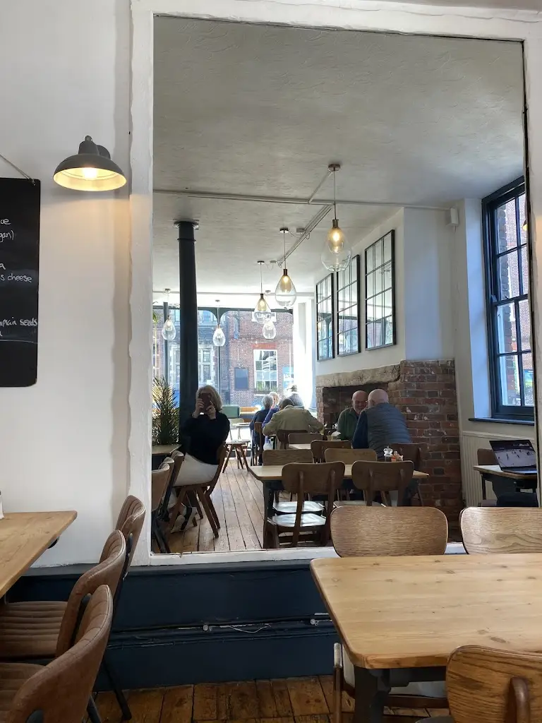 lorraine puttock_Motte & Bailey Cafe_Arundel_review