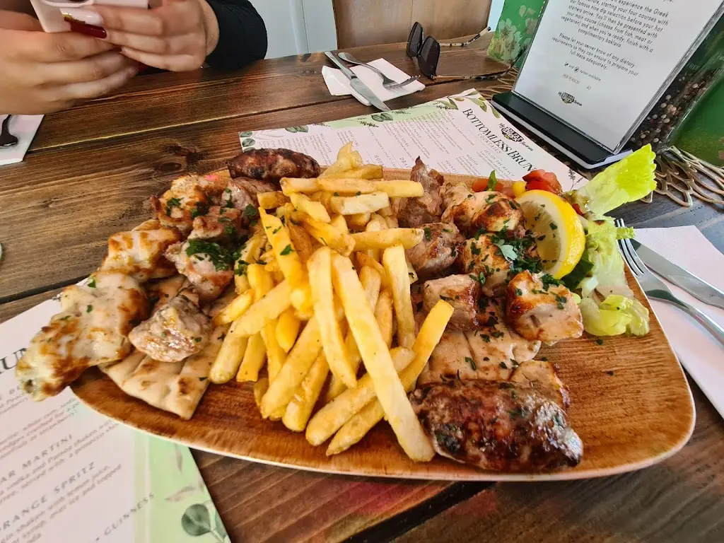 catt 3553_XO - The Greek_Clacton-on-Sea_review