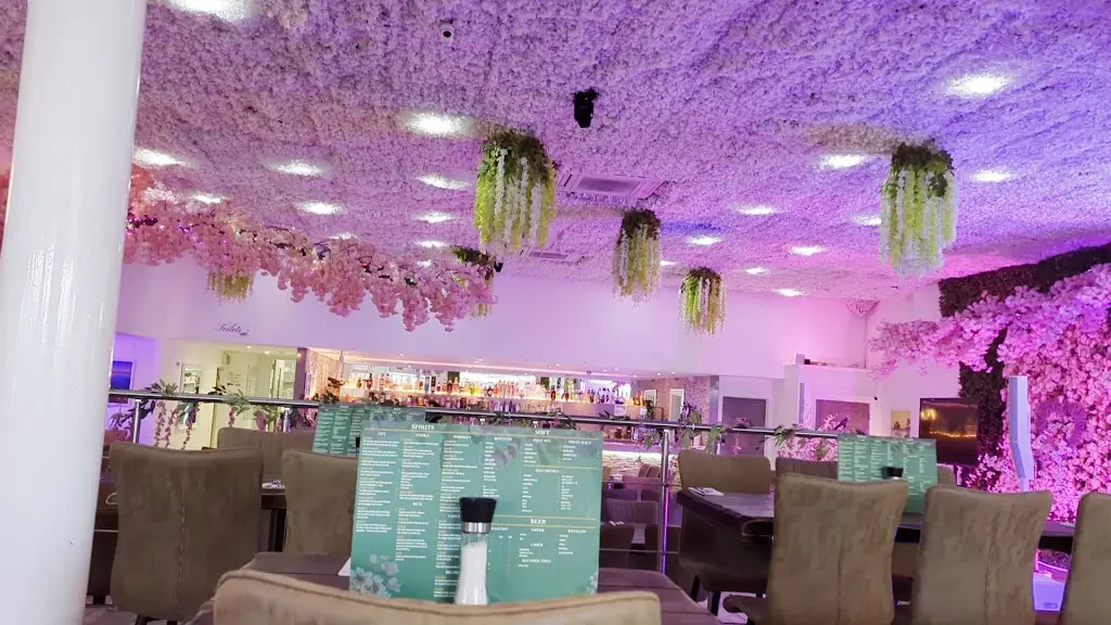 XO - The Greek_Clacton-on-Sea_slider_image_2