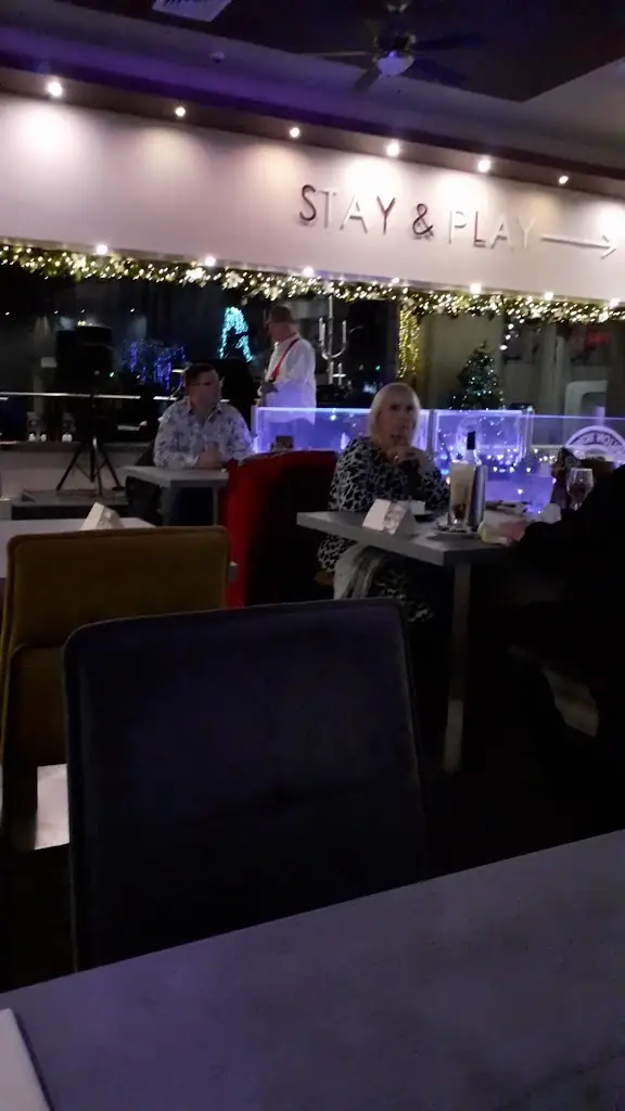 Armstrong's Bar & Restaurant_Clacton-on-Sea_slider_image_2