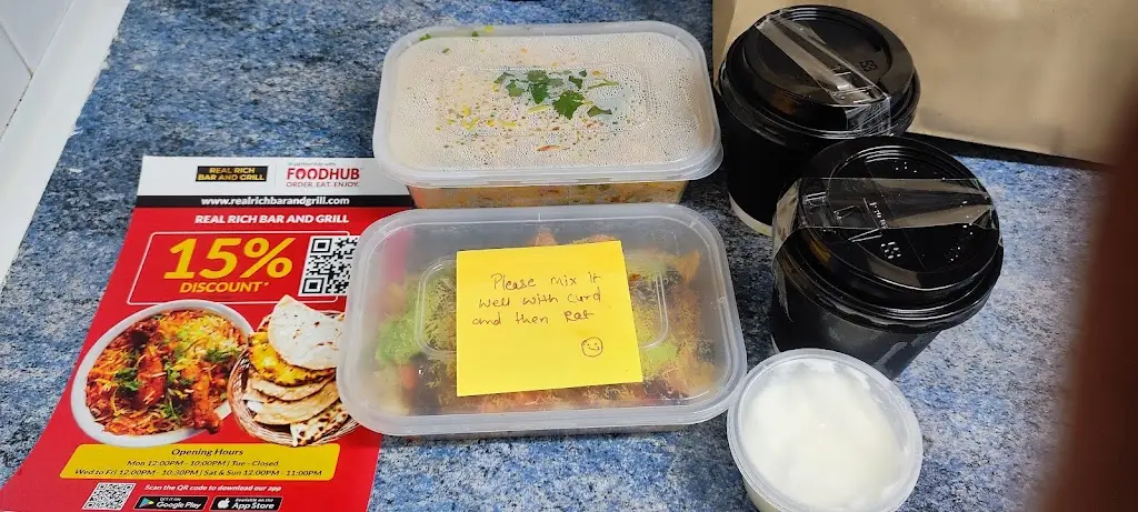 Niveditha Yadav P_REAL RICH BAR & GRILL_Clacton-on-Sea_reseña