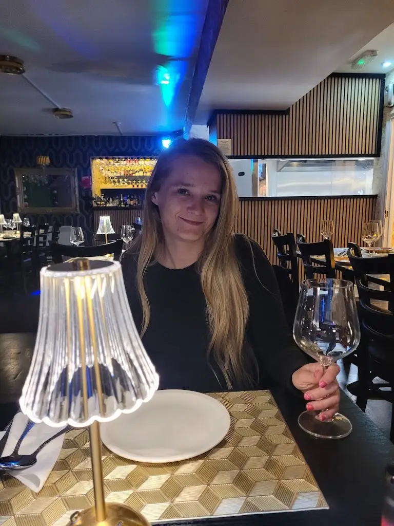 Natalie Evans_REAL RICH BAR & GRILL_Clacton-on-Sea_reseña