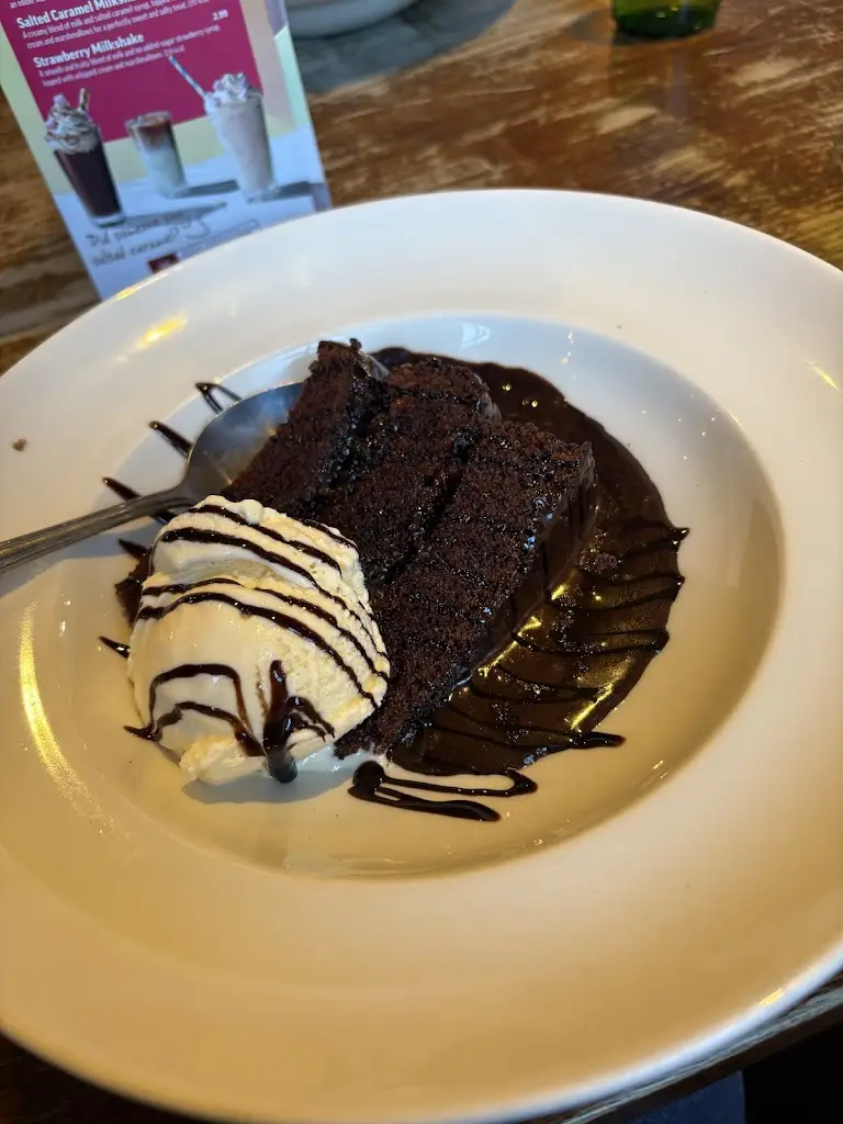 Charlie G Hennessey_Roaring Donkey_Clacton-on-Sea_review