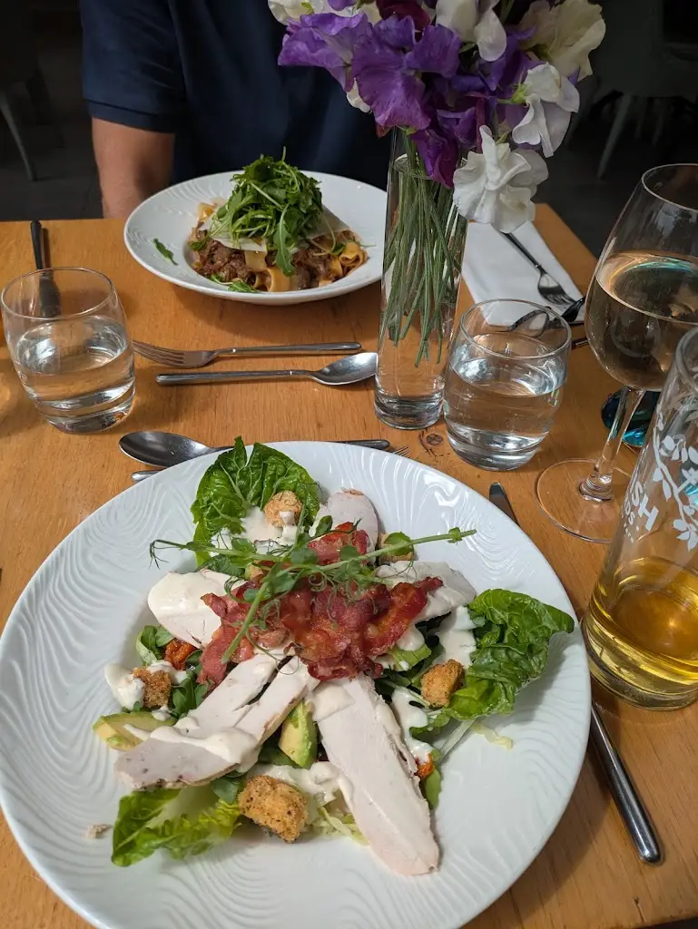 Christine Gillott_The Black Horse_Arundel_review