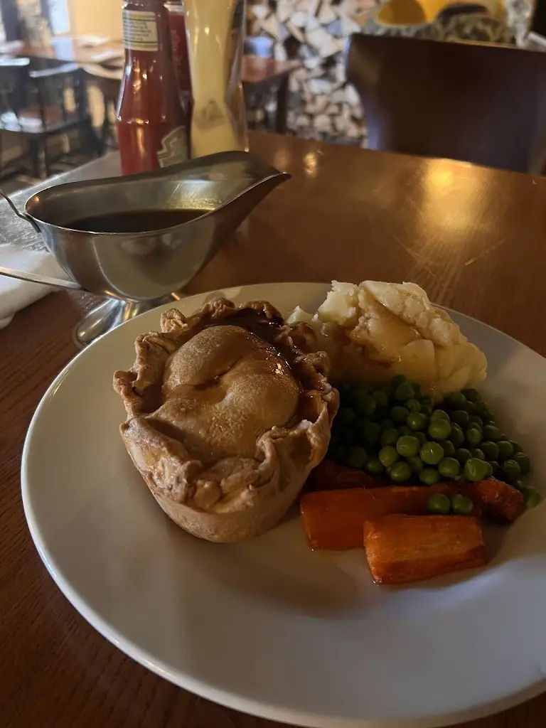 The RR Project _The White Swan_Arundel_review