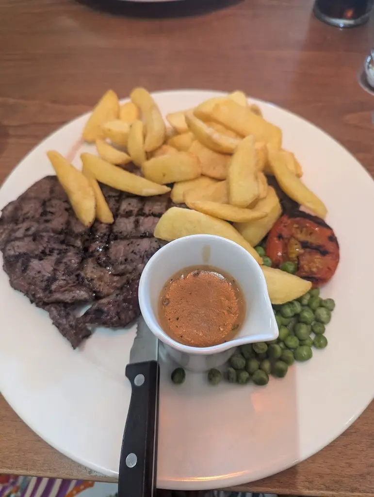 Joyce Ferreira_Crossbush Beefeater_Arundel_review