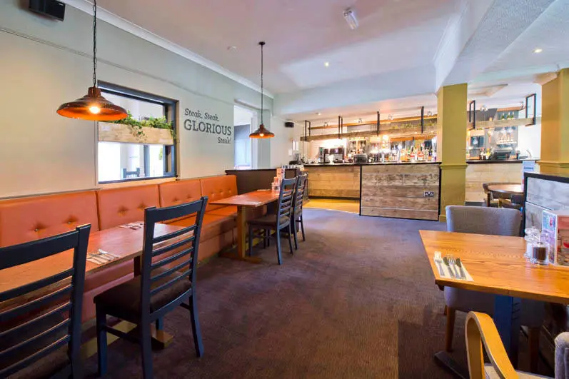 Crossbush Beefeater_Arundel_slider_image_1