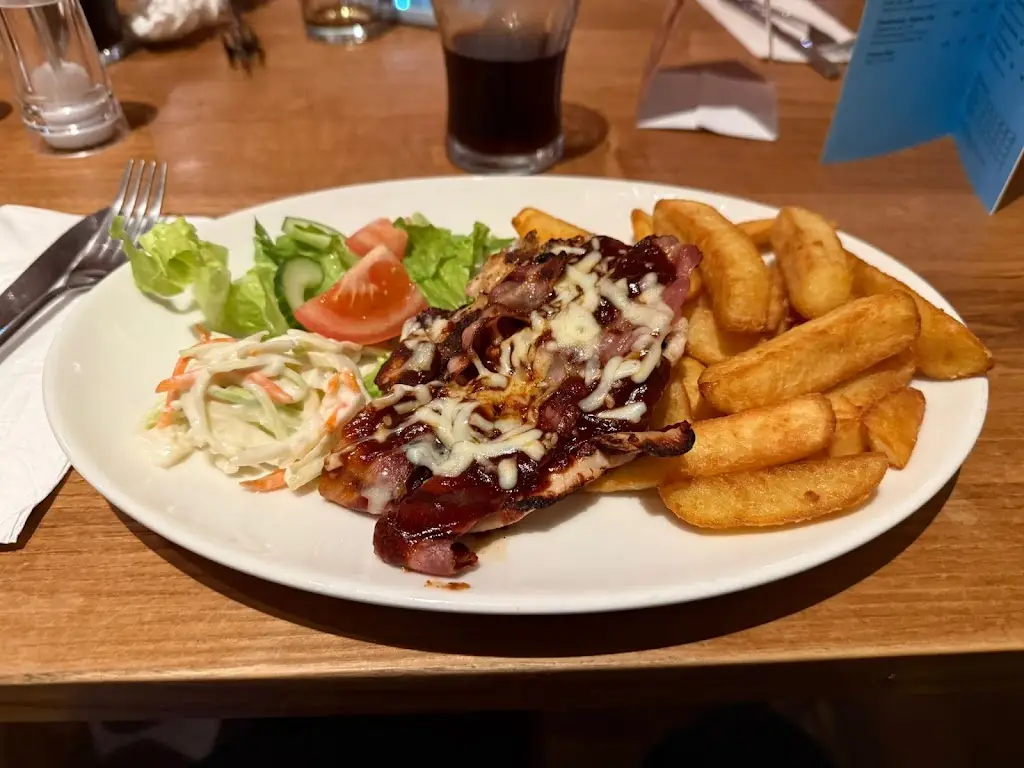 Crossbush Beefeater_Arundel_slider_image_3