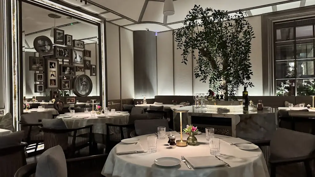 Paper Moon London_City of Westminster_slider_image_1