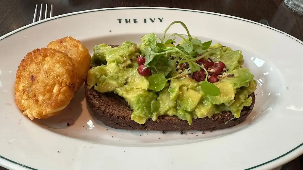 Ritesh Giri_The Ivy Victoria_City of Westminster_review