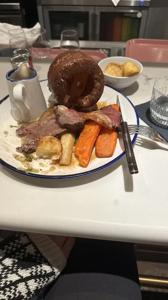 Alexandra May_Blue Boar Pub_City of Westminster_reseña