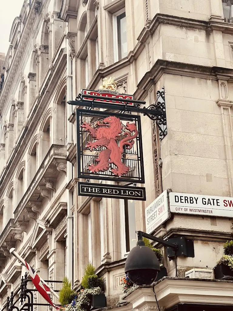 Braulio A._The Red Lion, Parliament Street_City of Westminster_review