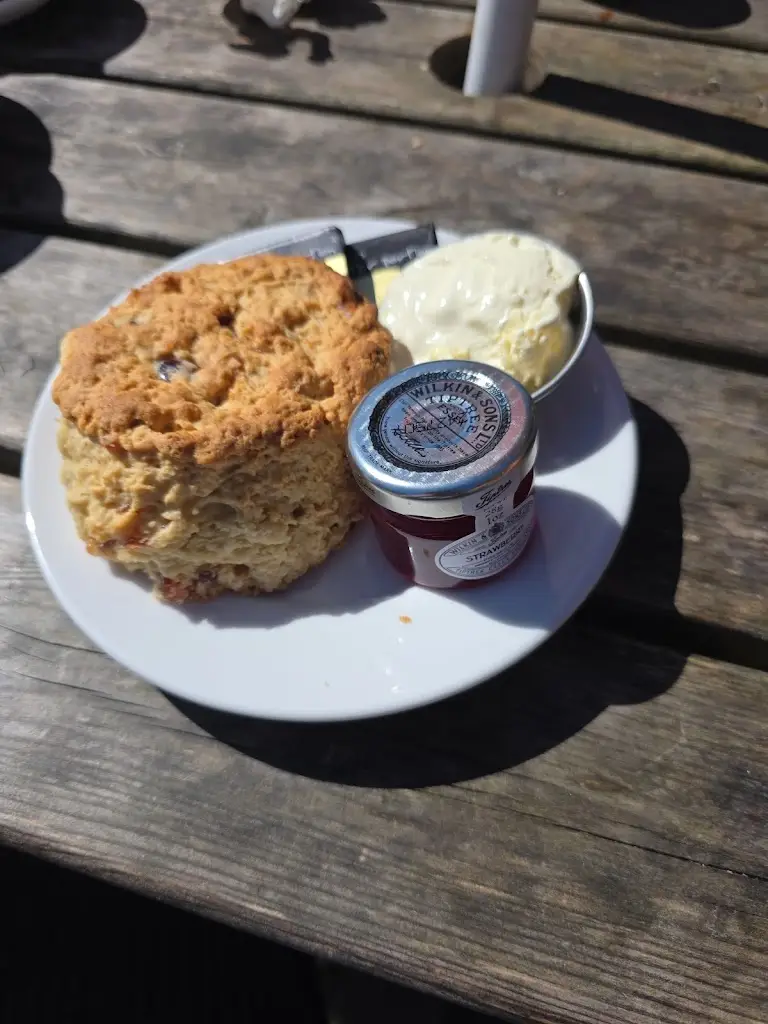 Gabby Nardi_Swanbourne Lodge Tearoom_Arundel_review