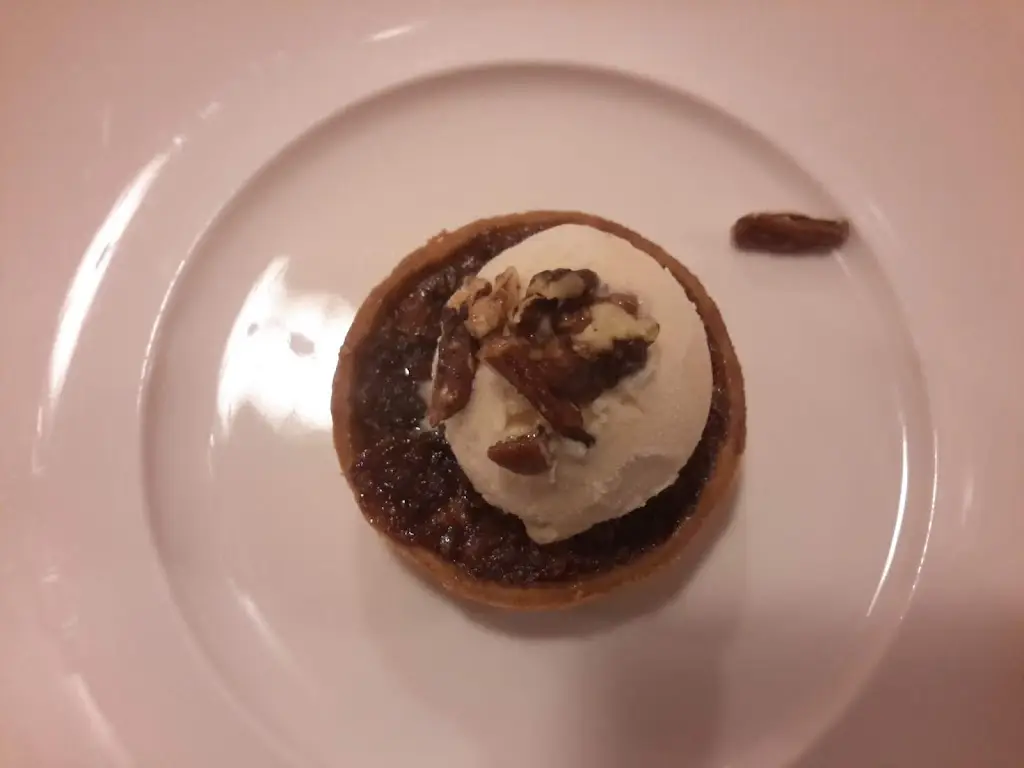 Mitiku Tesfaye_Members' Dining Room at the House of Commons_City of Westminster_review