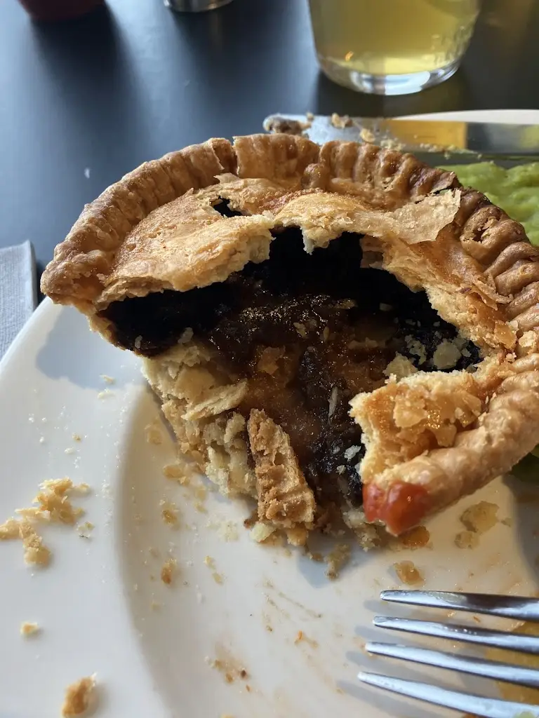 Roberto Leonardo_Pier Eight Restaurant_City and Borough of Salford_review