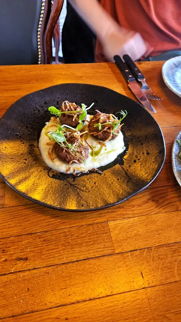 Ryan_Vero Moderno_City and Borough of Salford_review