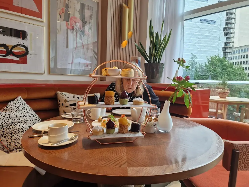 M1G_52_The River Restaurant_City and Borough of Salford_review