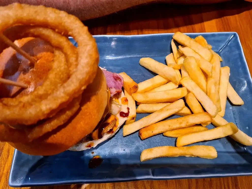 Menu_Harvester Quayside Mediacityuk_City and Borough of Salford_image_6