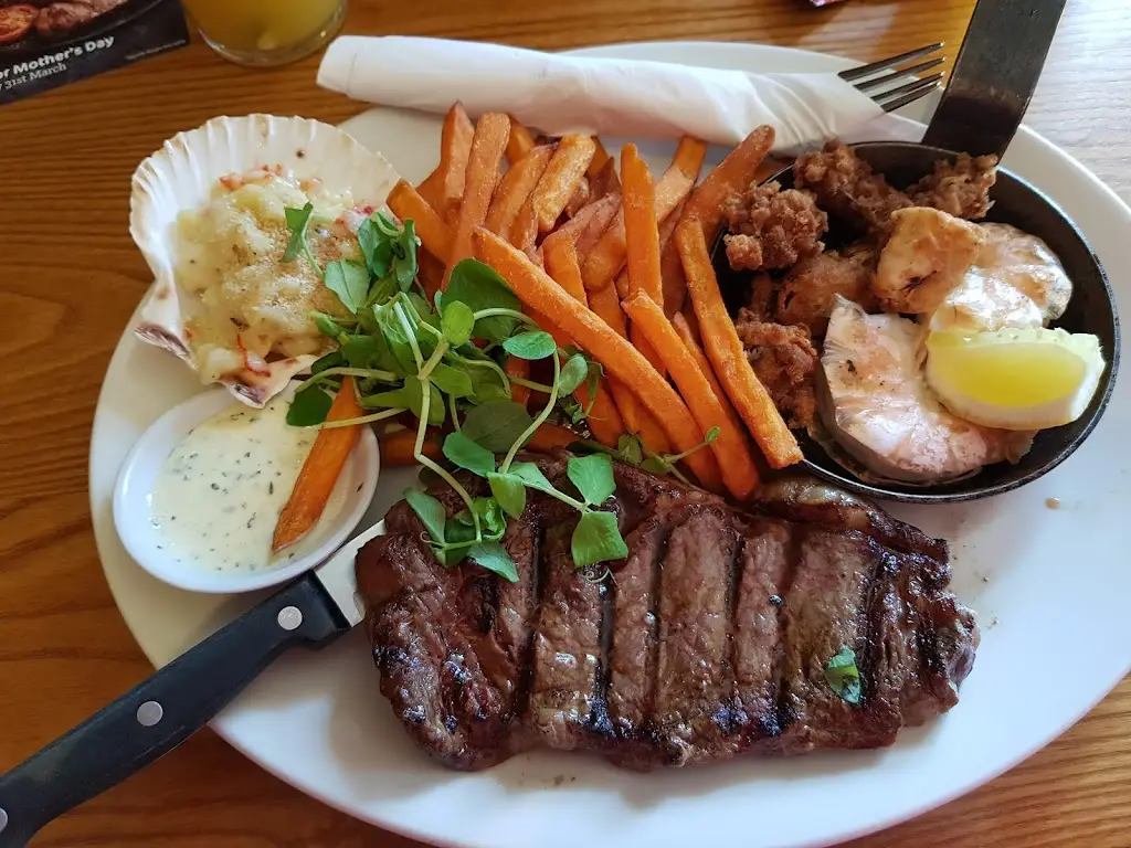 Quay House Beefeater_City and Borough of Salford_slider_image_3