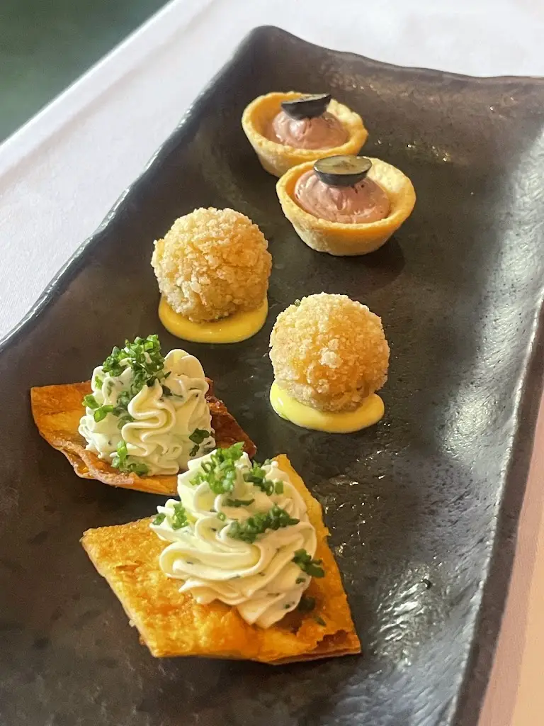 Kimmy Grollier_Bluebells Restaurant_Ascot_review