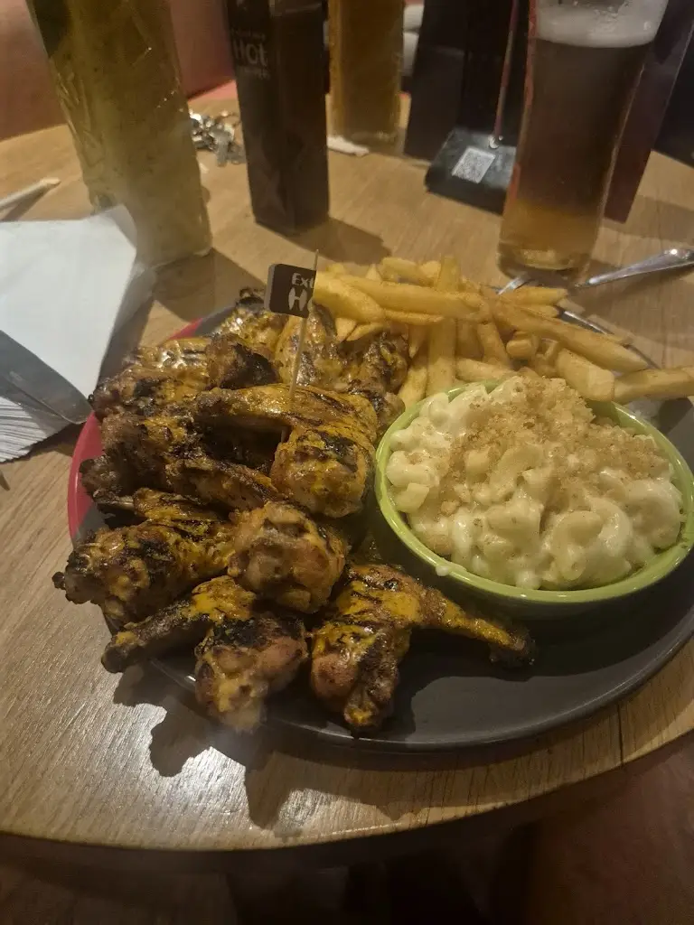 Leon Langrish_Nando's Salford Quays_City and Borough of Salford_review