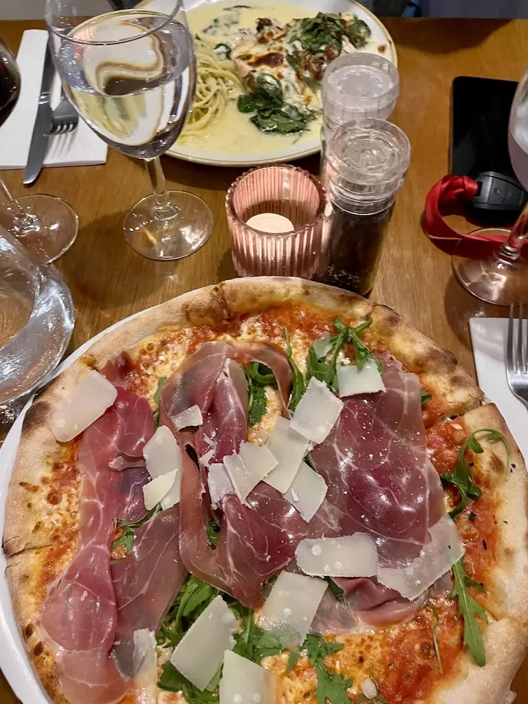 La Sorrentina Italian Restaurant_Ascot_slider_image_3