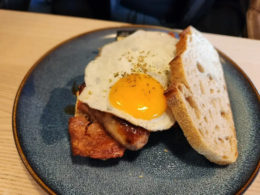 Alex Parry_Munchyhub_City and Borough of Salford_review