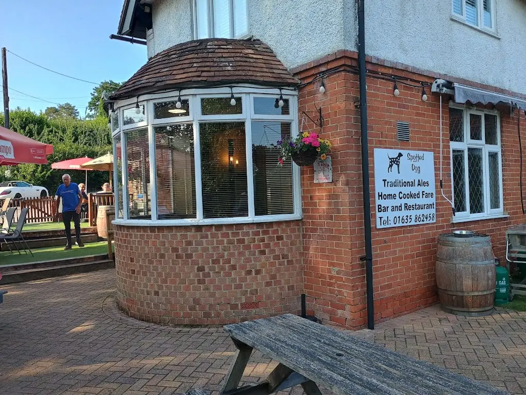 The Spotted Dog_Cold Ash_slider_image_3