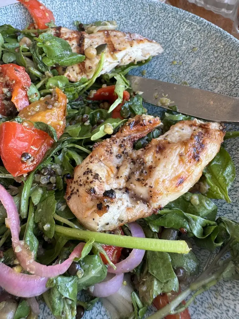 Michelle Burrows_The Fishers Pond_Colden Common_recensione