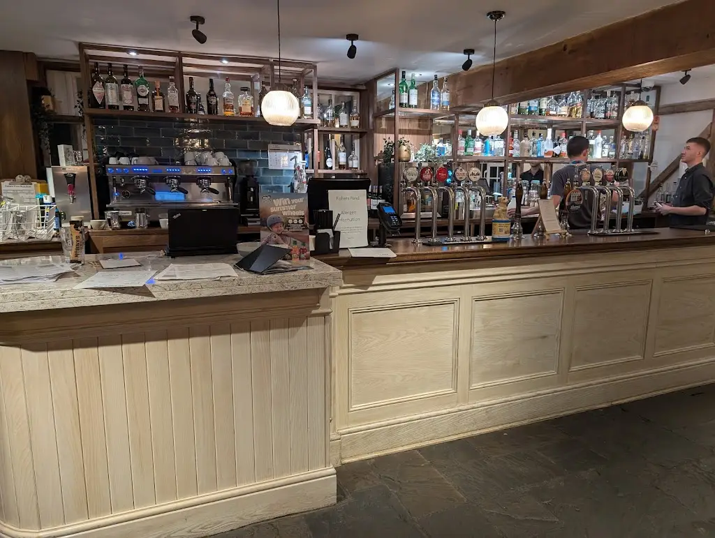 Gary Baker_The Fishers Pond_Colden Common_recensione