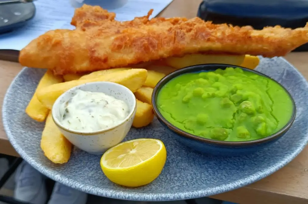 The Fishers Pond_Colden Common_slider_image_3