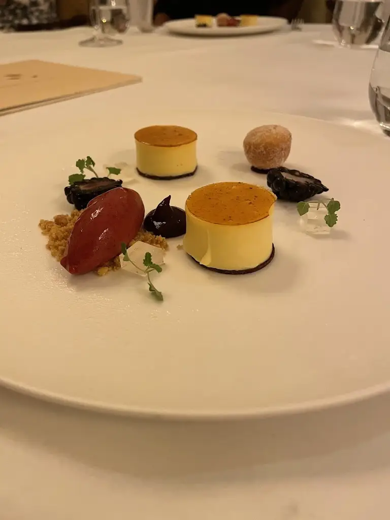 Himashi Hettege Dona_Restaurant Hywel Jones by Lucknam Park_Colerne_review