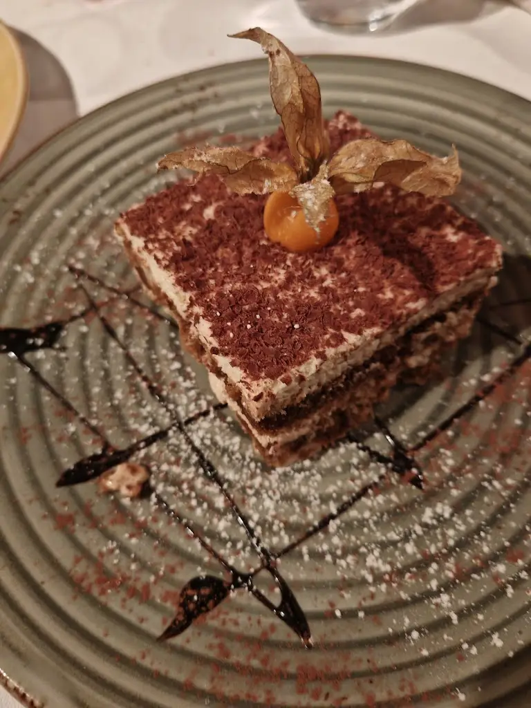 Emma Mccarthy_Pazzia Sunninghill_Ascot_review