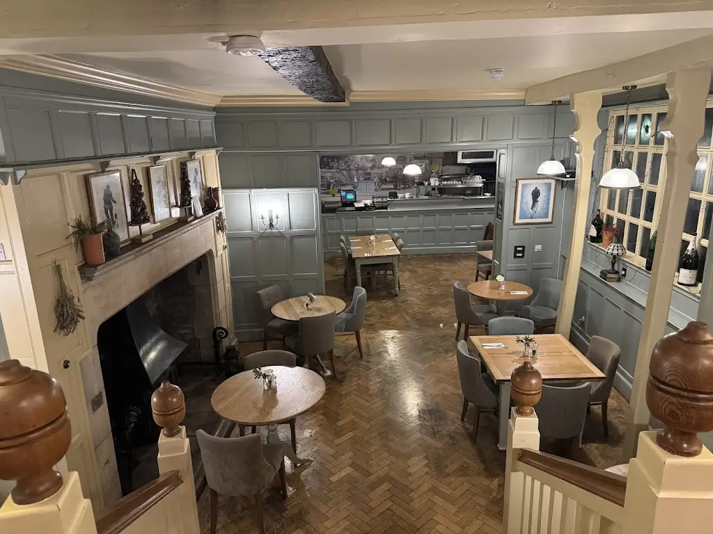 The Bear Hotel_Collingbourne Kingston_slider_image_2