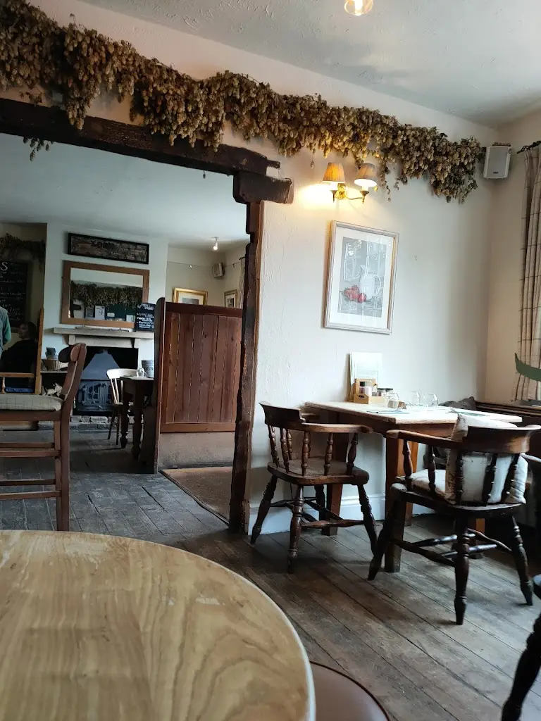 The Swan_Collingbourne Kingston_slider_image_1