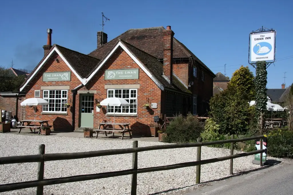 The Swan_Collingbourne Kingston_slider_image_2