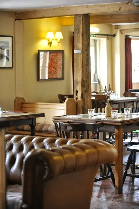 The Three Tuns, Great Bedwyn restaurant in Collingbourne Kingston